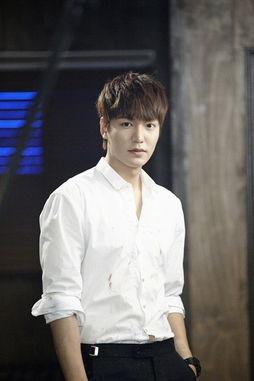 李敏镐最新爆料图片近照